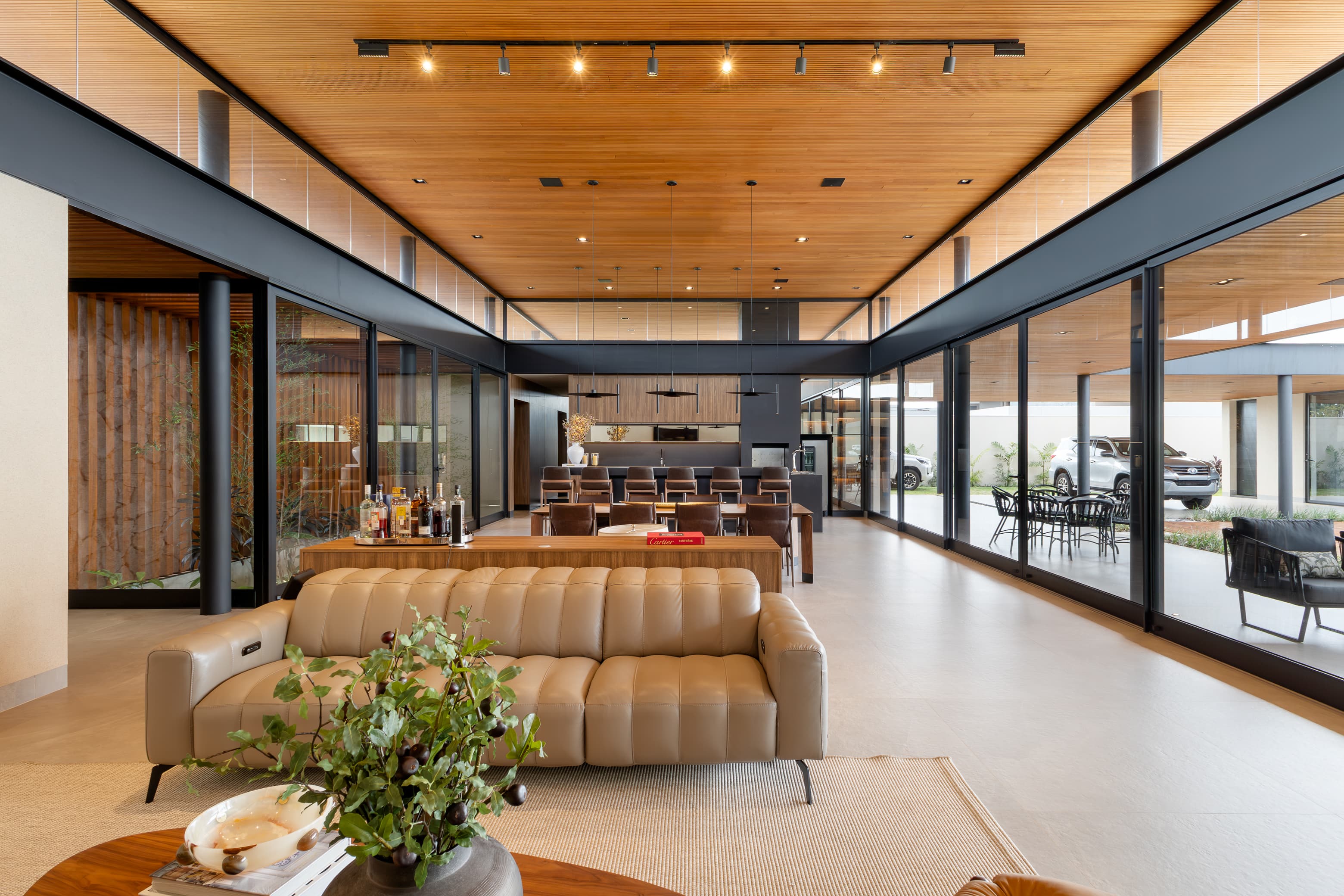 Casa LuSi – espaço gourmet com sala de jantar e sala de estar integrados